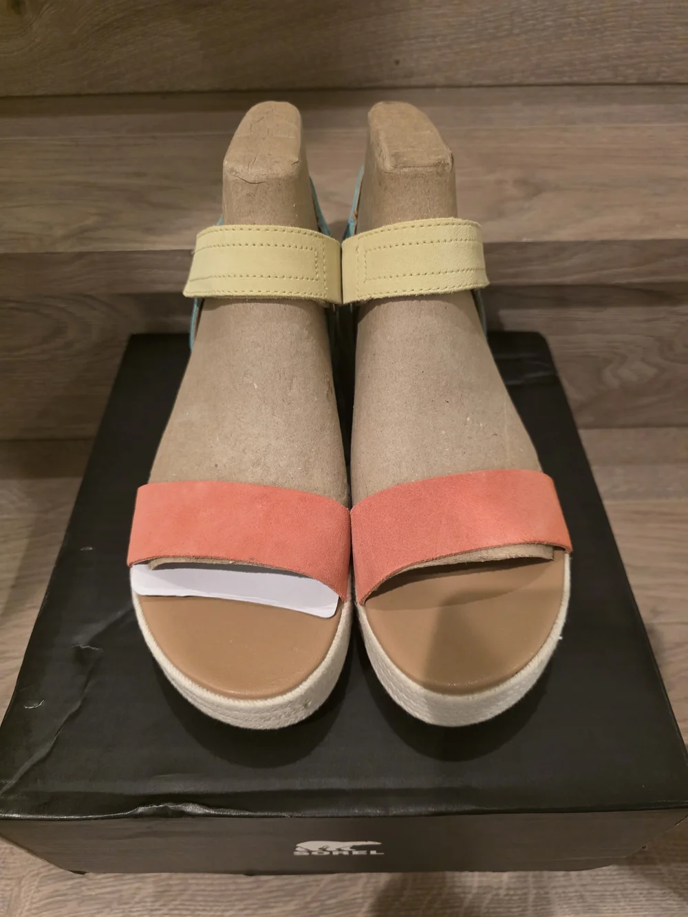 Sorel Cameron Flatform Sandal in colorblock suede - Picture 4 of 7
